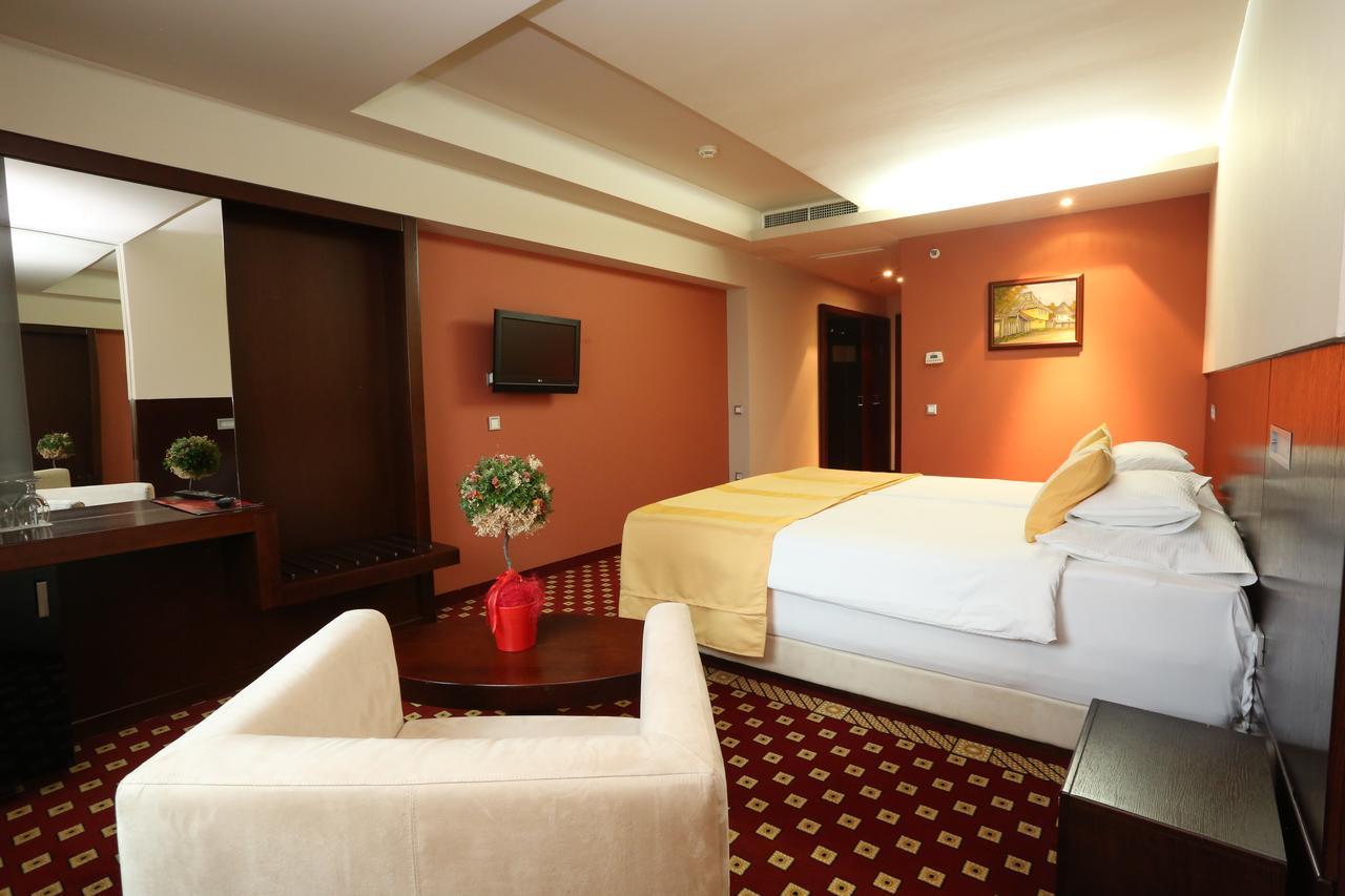 Hotel Зеница Экстерьер фото