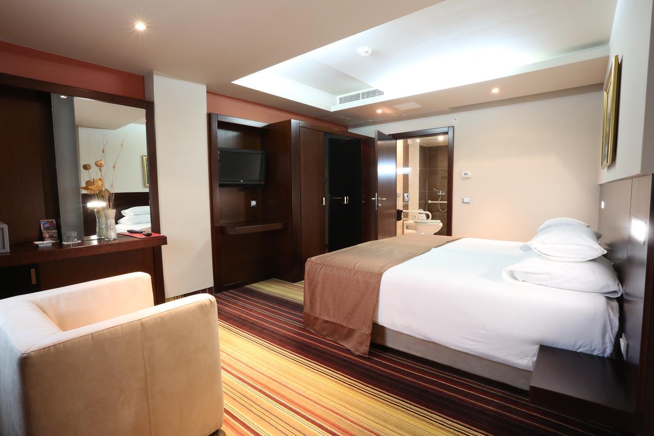 Hotel Зеница Экстерьер фото